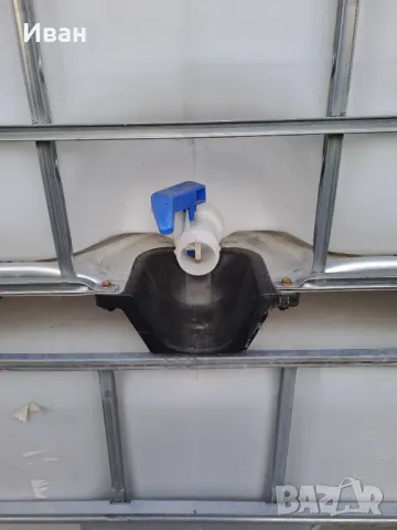 Продавам бидони IBC контейнери