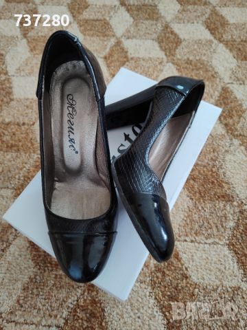 Обувки , снимка 2 - Дамски елегантни обувки - 45557118