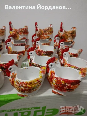 ръчно изработени кашпи боядисани с акрилни бои и лакирани 