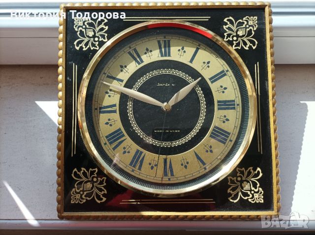 стенен кварцов часовник СССР 
