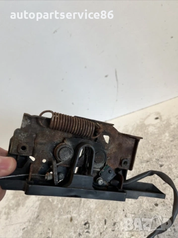 Механизъм за заключване на преден капак 2.3T дясно управлявана за Mazda CX-7 (2011), снимка 2 - Части - 53691857