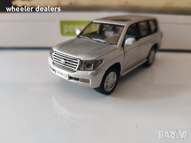 Метална количка Toyota Land Cruiser V8 Siku мащаб 1:55