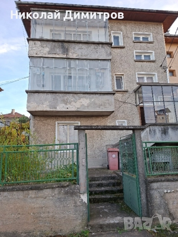 Продава се от собственик етаж от къща с гараж в гр.Ловеч кв.Гозница, снимка 16 - Къщи - 52241974