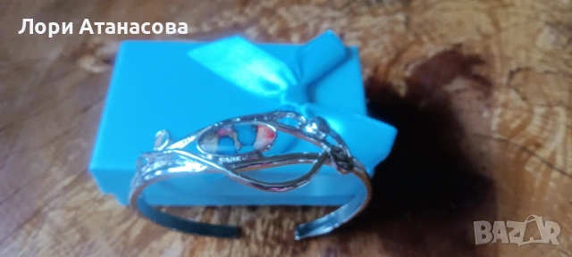 Твърда ефирна гривна с изящен дизайн, снимка 5 - Гривни - 54003284