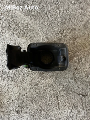 Вратичка резервоар БМВ Е90 91 BMW, снимка 2 - Части - 50731970