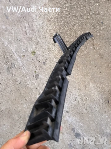 Водач захват задна броня за Голф 5 VW Golf 5 1K6807863 /1K6 807 863, снимка 2 - Части - 50489804