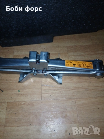 Авариен комплект Дачия Дъстър,Бигстър нов, снимка 10 - Аксесоари и консумативи - 54039140