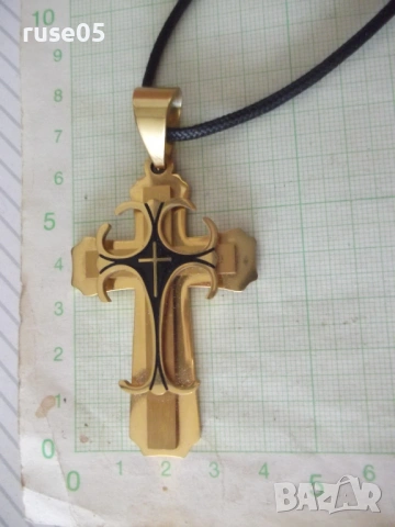 Кръст метален с плетен носач, снимка 2 - Колиета, медальони, синджири - 53844768
