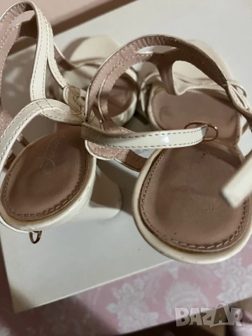 Високи обувки, снимка 4 - Дамски обувки на ток - 50887477