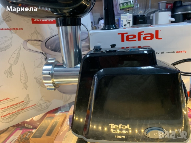 Месомелачка Tefal Classic NE105838 / 1400W / С пълначка, снимка 2 - Месомелачки - 51904221