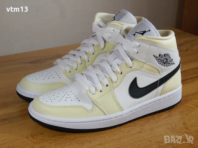 Нови! Nike Air Jordan 1 Mid Coconut Milk - 38,5 номер Оригинални!, снимка 2 - Маратонки - 47230600