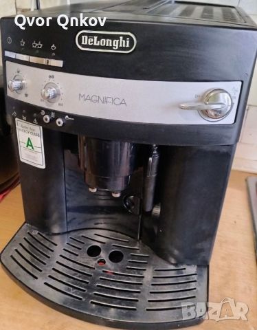 Кафе машина робот Delonghi, снимка 3 - Кафемашини - 45907130