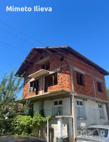 Продавам къща в село Берсин , снимка 2 - Къщи - 46883488