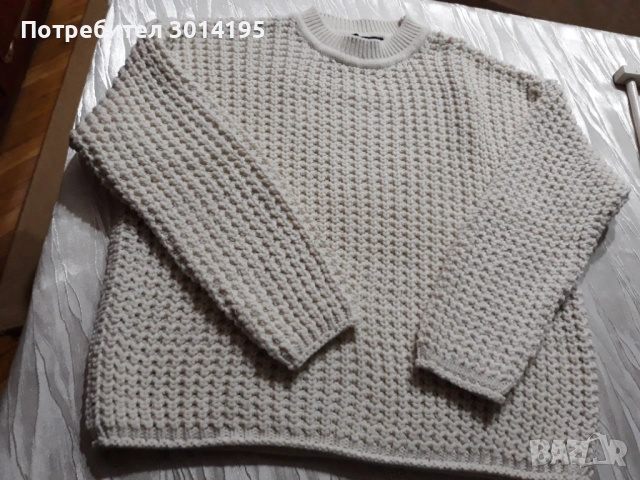 Дамски бял пуловер 