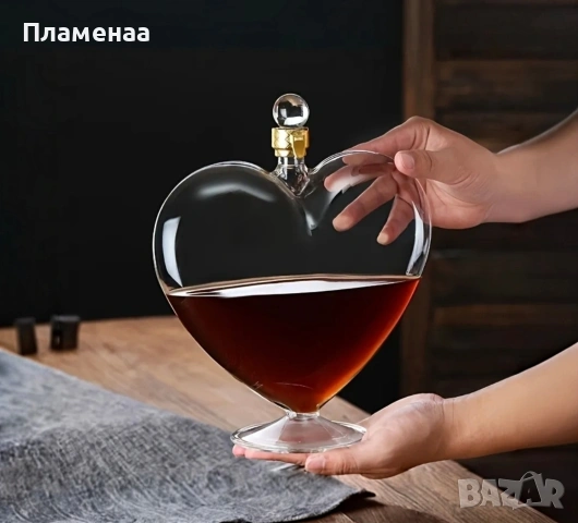 „Crimson Heart“ – луксозен декантер във форма на сърце (1000 мл)