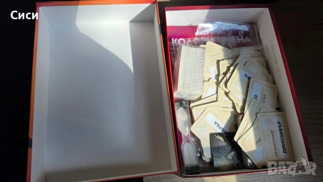 Настолна игра Кодови имена, снимка 2 - Настолни игри - 53779742