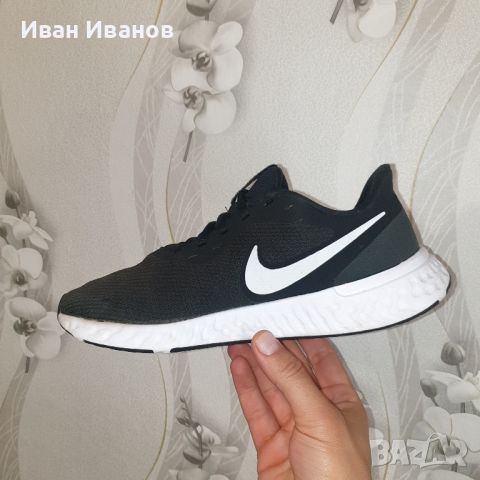 Маратонки Nike Revolution 5 номер 41,5 -42, снимка 6 - Маратонки - 44499440