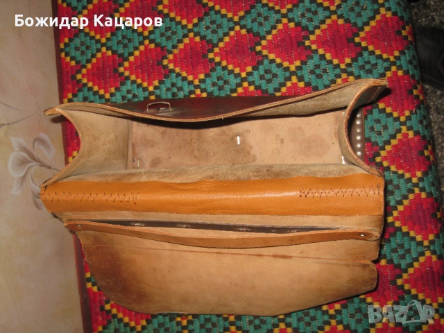 Ретро кожена чанта. Цена- 9 евро. Пращам по Еконт., снимка 5 - Антикварни и старинни предмети - 53731001