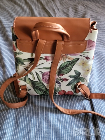 Дамски чанти и ранички, снимка 2 - Раници - 52834103