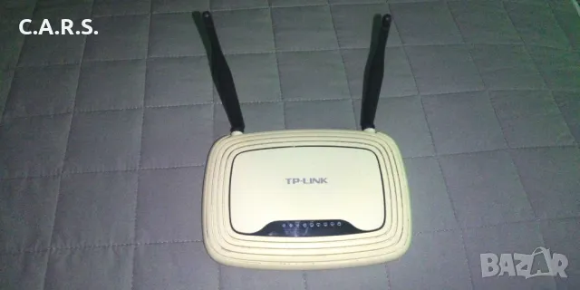 Рутер TP-Link TL-WR841N 300Mbs, снимка 1 - Рутери - 47849823