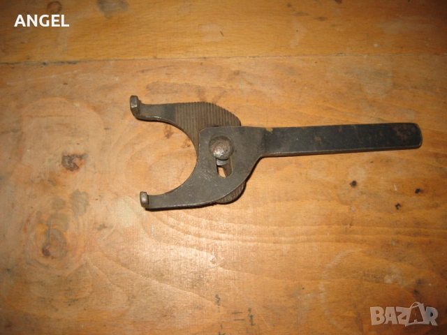 Развижен ключ за обли гайки