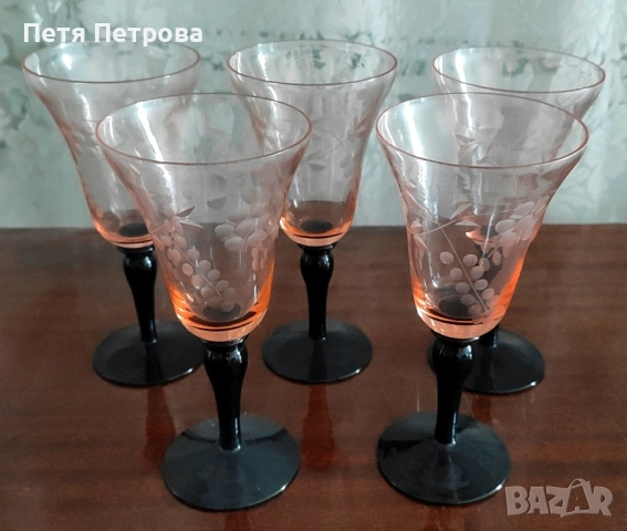 Разкошни чаши за вино