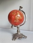 Английски, настолен глобус с винтидж дизайн. Метална, основа с червеникаво-оранжева карта на света. , снимка 4