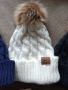 Зимна плетена шапка с пух, ръкавици, снимка 5