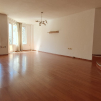 Собственик продава четиристаен апартамент в гр. Пловдив, снимка 2 - Aпартаменти - 42384256
