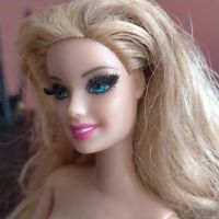 Колекционерска кукла Barbie Барби Mattel 002 4HF2, снимка 1 - Колекции - 45159377