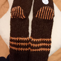 Ръчно плетени мъжки чорапи от вълна размер 44, снимка 6 - Мъжки чорапи - 44530770