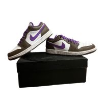 Обувки Jordan 1 Low Purple Mocha, номер: 42.5, снимка 1 - Спортни обувки - 45101881