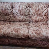 Разтегателен диван и два фотьола, снимка 1 - Дивани и мека мебел - 41495106