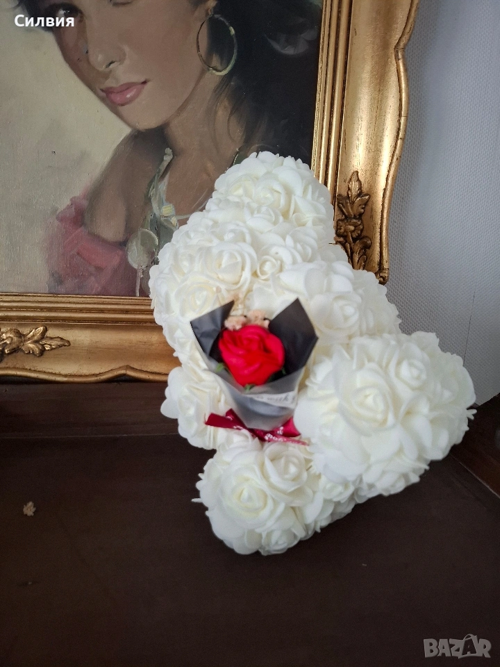 Мече от изкуствени рози , снимка 1