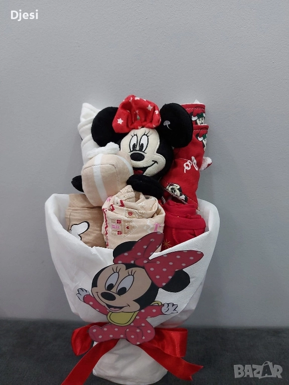 Букет с бебешки дрешки за момиче, снимка 1