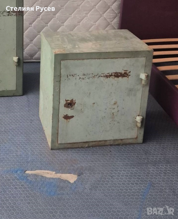 каса сейф  от истинско желязо ! ! !  150лв или 76,69 евро  с размер 56см широк, 60 см висок, дълбок , снимка 1