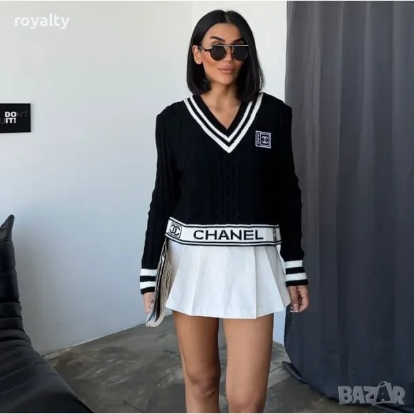 Черен пуловер CH🅰️NEL с остро деколте, снимка 1