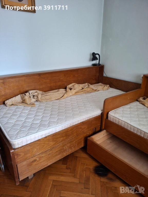подарявам две единични легла с матраци, снимка 1