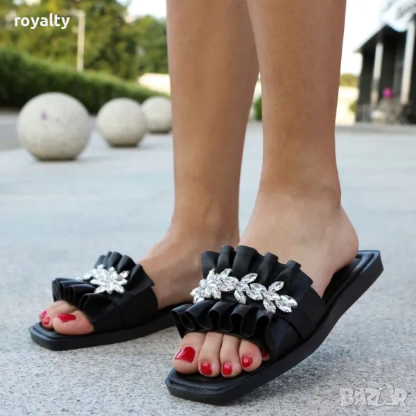 Равни чехли - черна кожа, снимка 1