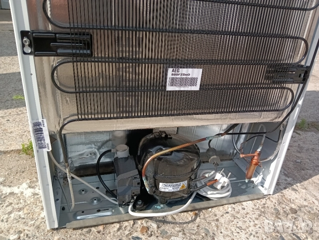 Чисто нов малък фризер за вграждане с 4 чекмеджета АЕГ Aeg с две години гаранция!, снимка 10 - Фризери - 51437391