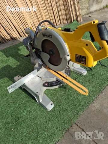 Стационарен циркуляр Dewalt dws778