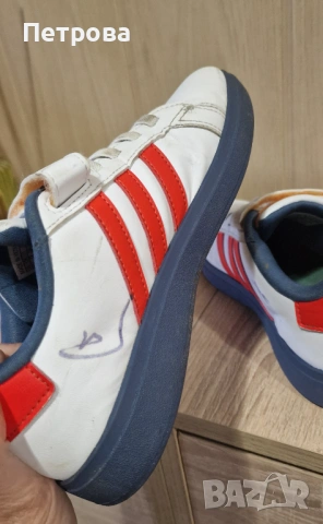 Детски маратонки Адидас 34 номер, снимка 4 - Детски маратонки - 53928402