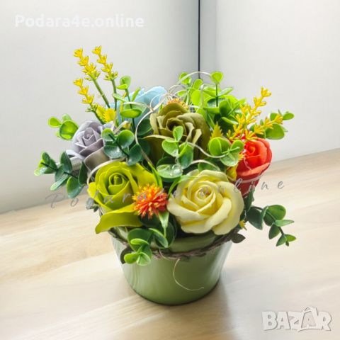 Ароматен букет със 7 рози от пластичен сапун в зелена саксийка . Идеален подарък за всеки повод , снимка 1 - Декорация за дома - 45999661