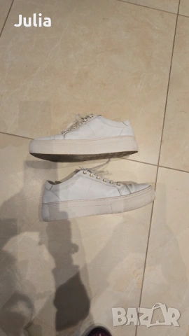 Бели кожени маратонки Vagabond, р. 41, снимка 2 - Маратонки - 54268831