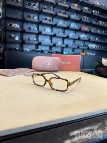очила miu miu , снимка 18 - Слънчеви и диоптрични очила - 50675639