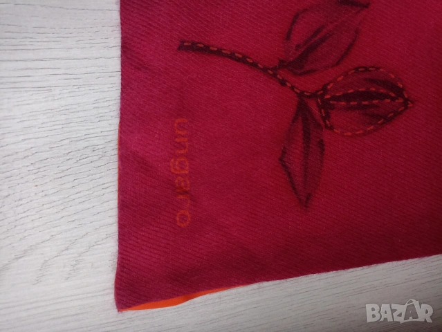 Дамски шал Emanuel Ungaro, снимка 3 - Шалове - 53682842