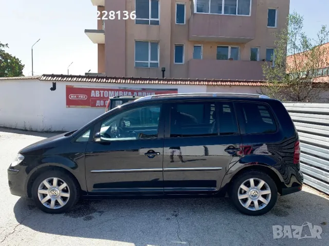 VW TOURAN, снимка 4 - Бусове и автобуси - 47169657