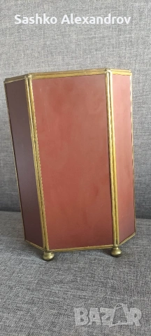 Винтидж витрина от месинг и стъкло (Hollywood Regency) – Огледален гръб , снимка 3 - Други ценни предмети - 54089824