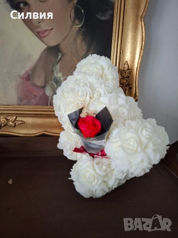 Мече от изкуствени рози 