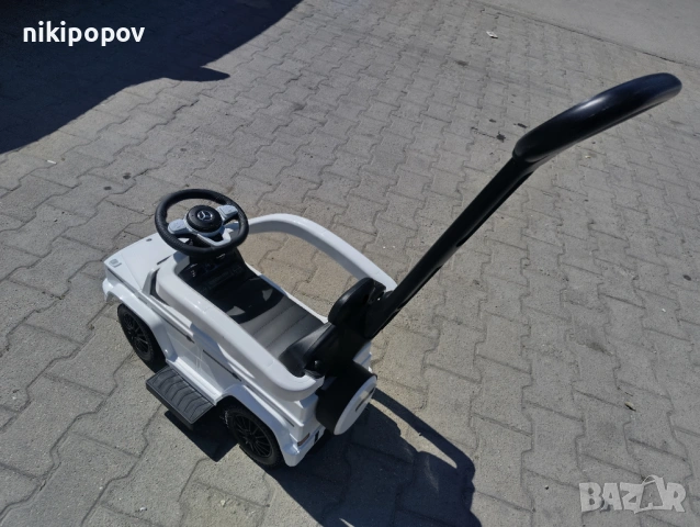 MERCEDES Кола за яздене с дръжка Mercedes-benz G350d бял, снимка 6 - Детски велосипеди, триколки и коли - 53564884
